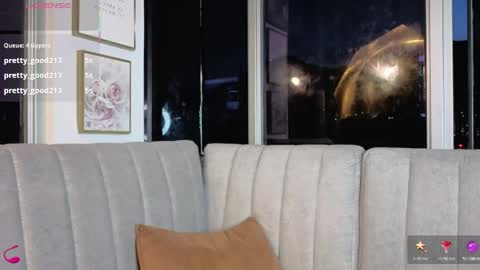 daphne_chers online show from May 9, 2026, 10:20 am