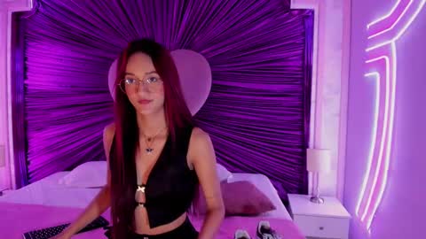 Daphne online show from December 22, 2024, 5:53 pm