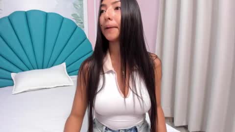 Snapshot of daphne_fox_ chatting on March 1, 2025, 2:15 am Daphne  online show from March 1, 2025, 2:15 am