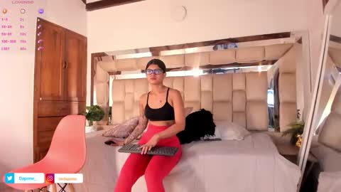 Daphne online show from October 16, 2025, 12:50 pm