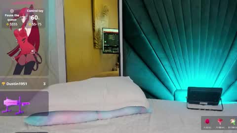 Snapshot of dara_petite_ chatting on October 19, 2025, 11:22 am online show from October 19, 2025, 11:22 am