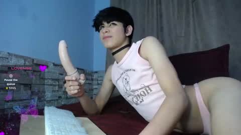 MAX online show from October 17, 2025, 3:53 am