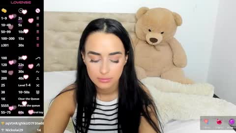 Darcie online show from December 4, 2024, 2:42 am