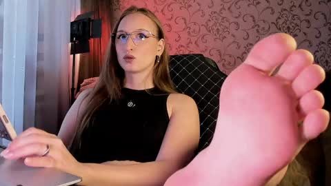 Snapshot of darcysiren chatting on May 13, 2026, 10:01 am Darcy Siren online show from May 13, 2026, 10:01 am