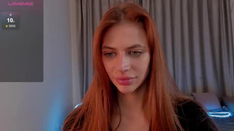 daria_promise online show from September 8, 2025, 9:58 pm