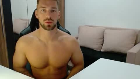 darius_94 online show from November 13, 2025, 5:28 am