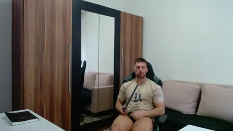 darius_94 online show from April 25, 2026, 9:01 am