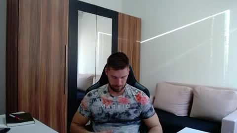 darius_94 online show from April 30, 2026, 4:41 am