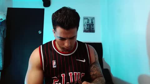 Darius Phoenix  online show from November 14, 2025, 8:51 pm