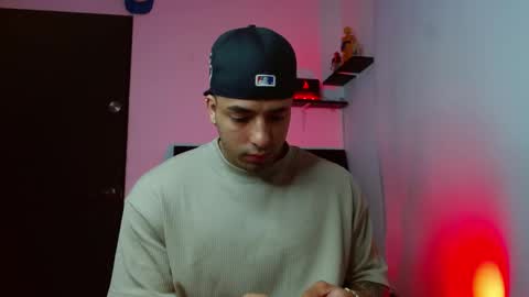 Darius Phoenix  online show from November 23, 2025, 7:02 pm