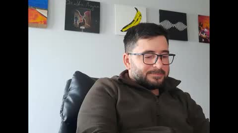 dariux_m online show from November 6, 2025, 2:18 pm