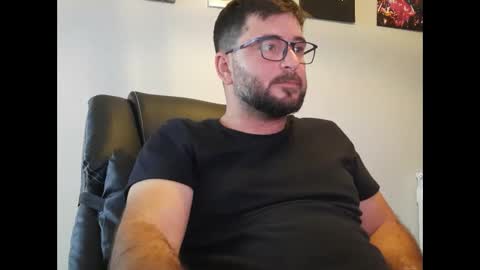 dariux_m online show from November 7, 2025, 2:06 pm