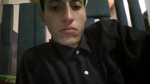 darjhon_m320 online show from December 19, 2025, 2:18 am