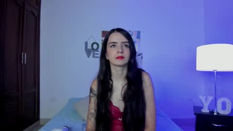 dark_angell77 online show from November 5, 2025, 11:10 am