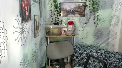 yushico online show from February 19, 2025, 9:36 pm