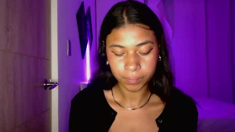 Snapshot of dark_enchantress_ chatting on October 25, 2025, 12:18 am Sofia online show from October 25, 2025, 12:18 am