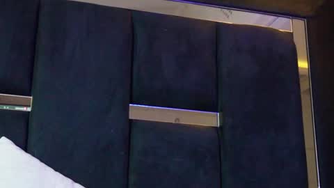 Sr. Eros online show from April 9, 2026, 6:19 am