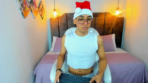 Snapshot of dark_hairy_ chatting on December 30, 2024, 1:36 pm Andrew online show from December 30, 2024, 1:36 pm