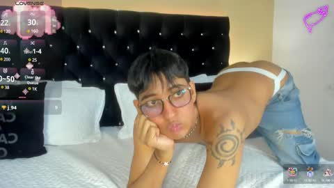 Snapshot of dark_hairy_ chatting on March 9, 2025, 6:50 am Andrew online show from March 9, 2025, 6:50 am