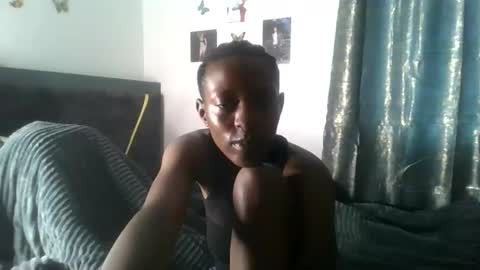 dark_mellanin online show from June 23, 2026, 6:33 am