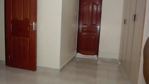 dark_qween online show from February 7, 2026, 3:43 am