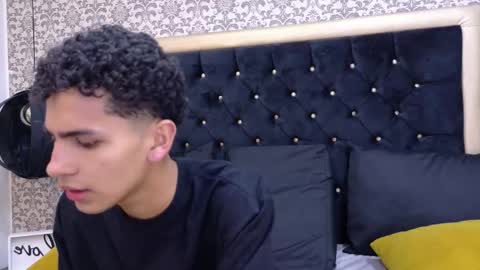 dark_sultan online show from February 18, 2026, 1:12 am