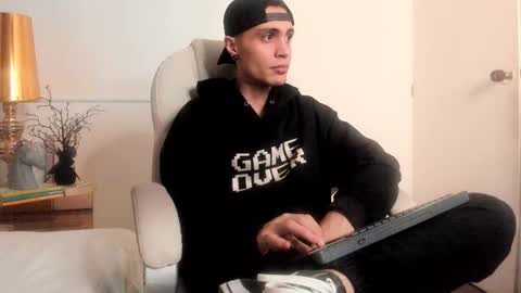 dark_sun333 online show from January 18, 2026, 9:29 pm