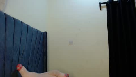 Snapshot of dark_tiffany chatting on April 18, 2026, 3:54 am Tiff online show from April 18, 2026, 3:54 am