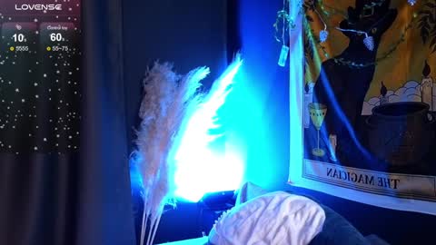 Snapshot of dark_vamp_ chatting on December 20, 2024, 1:25 am Vamp online show from December 20, 2024, 1:25 am