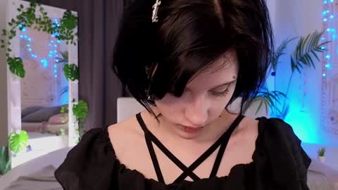 Snapshot of dark_vamp_ chatting on January 2, 2025, 8:35 pm Vamp online show from January 2, 2025, 8:35 pm