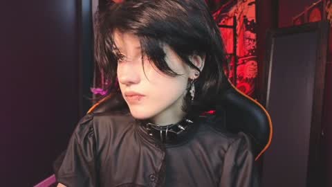 Snapshot of dark_vamp_ chatting on January 22, 2025, 12:17 pm Vamp online show from January 22, 2025, 12:17 pm