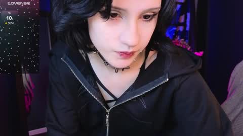 Snapshot of dark_vamp_ chatting on January 30, 2025, 11:55 pm Vamp online show from January 30, 2025, 11:55 pm