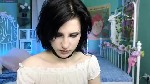 Snapshot of dark_vamp_ chatting on February 24, 2025, 4:04 pm Vamp online show from February 24, 2025, 4:04 pm