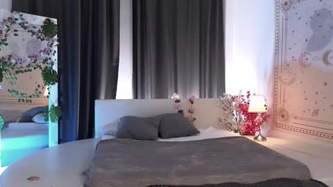 Snapshot of dark_vamp_ chatting on March 7, 2025, 10:45 am Vamp online show from March 7, 2025, 10:45 am