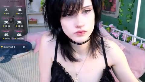 Snapshot of dark_vamp_ chatting on October 3, 2025, 4:37 pm Vamp online show from October 3, 2025, 4:37 pm