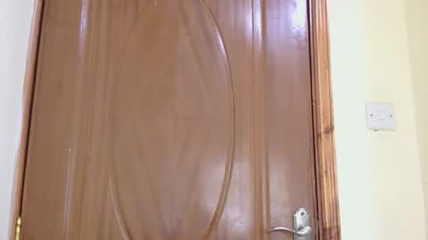 Ari online show from April 21, 2026, 3:46 am