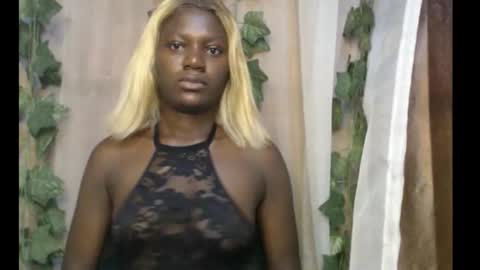 Snapshot of darkchocoxx chatting on September 21, 2025, 9:22 am sexygal online show from September 21, 2025, 9:22 am