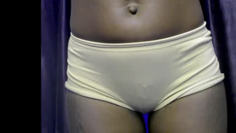 Snapshot of darkchocoxx chatting on September 28, 2025, 11:43 pm sexygal online show from September 28, 2025, 11:43 pm