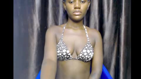 Snapshot of darkchocoxx chatting on October 1, 2025, 10:43 am sexygal online show from October 1, 2025, 10:43 am