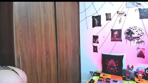 Snapshot of darkkittenuwu chatting on September 25, 2025, 8:56 pm Hi Im Yuri  independent modelhelp me get my 111 hands upuwu online show from September 25, 2025, 8:56 pm