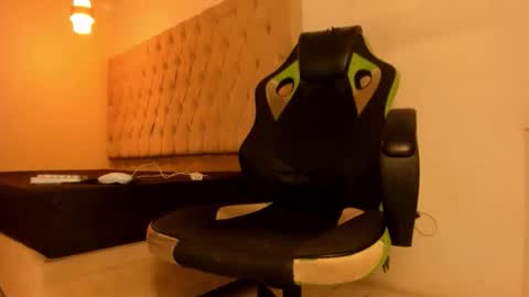 darkknightx01 online show from March 12, 2026, 12:06 am