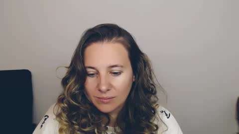 Snapshot of darklure_ chatting on September 25, 2025, 4:38 am Anna online show from September 25, 2025, 4:38 am