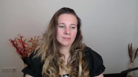 Snapshot of darklure_ chatting on October 8, 2025, 7:11 pm Anna online show from October 8, 2025, 7:11 pm