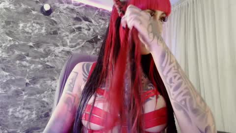 Snapshot of darkly_waxx chatting on December 4, 2024, 6:11 am New account.  Help me reach 100 thumbs up  online show from December 4, 2024, 6:11 am