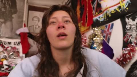 Snapshot of darkness_joones chatting on December 3, 2024, 8:39 pm Darkness online show from December 3, 2024, 8:39 pm