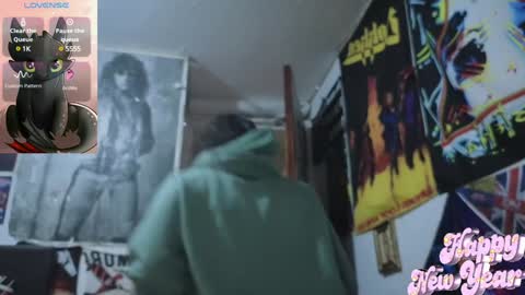 Snapshot of darkness_joones chatting on January 10, 2025, 1:10 am Darkness online show from January 10, 2025, 1:10 am