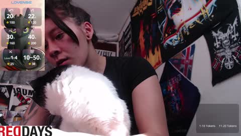 Snapshot of darkness_joones chatting on February 5, 2025, 6:48 pm Darkness online show from February 5, 2025, 6:48 pm