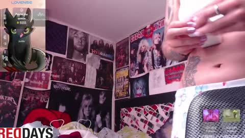 Snapshot of darkness_joones chatting on February 6, 2025, 7:07 pm Darkness online show from February 6, 2025, 7:07 pm