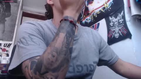 Snapshot of darkness_joones chatting on February 21, 2025, 10:04 pm Darkness online show from February 21, 2025, 10:04 pm