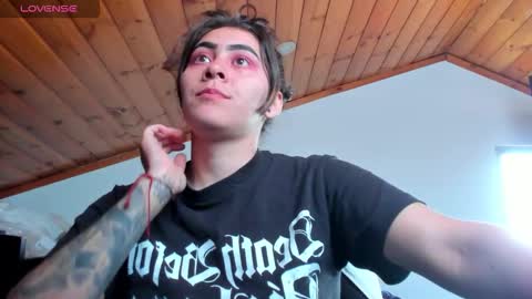 Snapshot of darkness_joones chatting on March 27, 2026, 5:01 pm Darkness online show from March 27, 2026, 5:01 pm